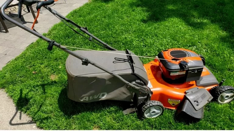 What Type of Oil Does a Husqvarna Lawn Mower Use