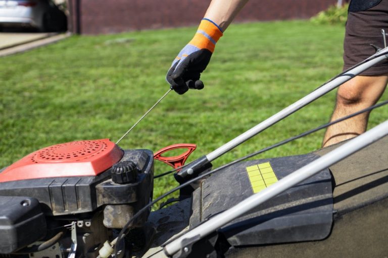 How to Clean a Lawn Mower